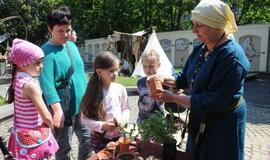 Muziejaus kiemelyje atgimė senieji amatai