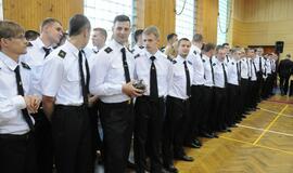 Jūreivystės mokykloje įteikti diplomai