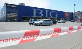 Pagrasinta susprogdinti prekybos centrą BIG