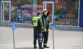 Pagrasinta susprogdinti prekybos centrą BIG