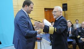 Jūreivystės mokykloje įteikti diplomai