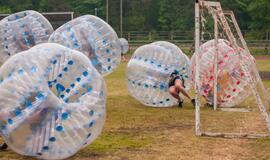 Šilutėje vyko pirmasis Lietuvoje "zorbing" futbolo čempionatas