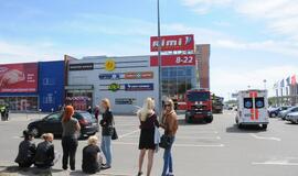 Pagrasinta susprogdinti prekybos centrą BIG