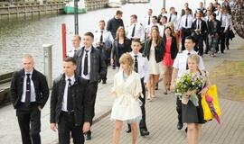 Jūreivystės mokykloje įteikti diplomai