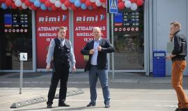 Pagrasinta susprogdinti prekybos centrą BIG