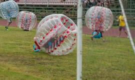 Šilutėje vyko pirmasis Lietuvoje "zorbing" futbolo čempionatas