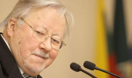 Vardų ir pavardžių raidės