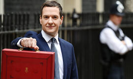 2015-ųjų Britanijos biudžetas: Džordžas Osbornas didins valandinį atlyginimą