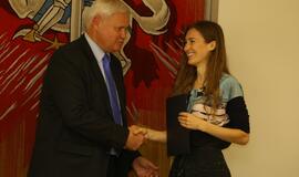 Savanorių apdovanojimas pas Merą