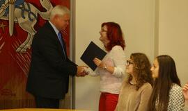 Savanorių apdovanojimas pas Merą