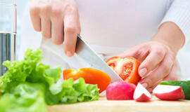 Vasaros mityba: sveikesnė, bet yra pavojų