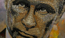 Vladimiras Putinas dusina savo šalį