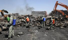 Kinija: tiriant sprogimų Tiandzine bylą sulaikyta 12 žmonių