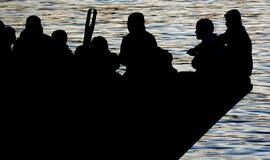 Prie Libijos krantų apvirto laivas su šimtais migrantų