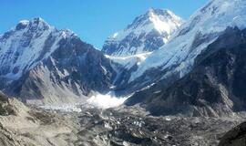 Nepalo valdžia ketina uždrausti neįgaliesiems kopti į Everestą