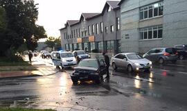 Rytinio piko metu - avarija Liepų gatvėje