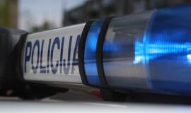 Taikos prospekte vyriškis iš paauglės atėmė telefoną