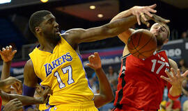 Jonas Valančiūnas ir "Raptors" pratęsė "Lakers" pralaimėjimų seriją