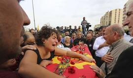 Neoficialiais duomenimis, aukų skaičius Ankaroje išaugo iki 128