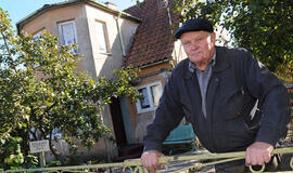 Pabėgėlių priėmimas - būdas išspręsti savo problemas?