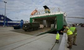 Į Klaipėdos uostą atplaukė britų karo technika pratyboms