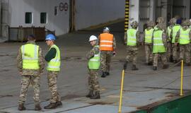 Į Klaipėdos uostą atplaukė britų karo technika pratyboms