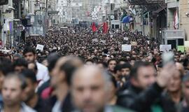 Po sprogimų Ankaroje, kuriuose žuvo beveik 100 žmonių, Turkijoje prasidėjo trijų dienų gedulas