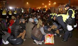Iki 2017-ųjų į Europą turėtų atvykti 3 milijonai imigrant