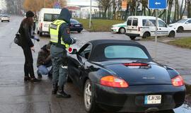 Padangų tikrinimo reidas šalia Tilžės turgaus