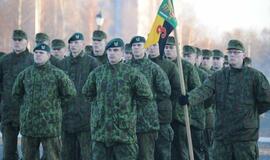 Lietuvos kariuomenės diena: karių rikiuotė KU aikštėje