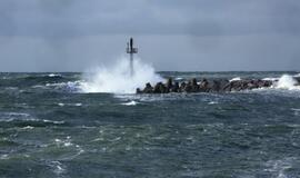 Stiprus vėjas pajūryje