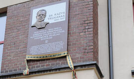 Pedagogo įamžinimo idėja sukėlė abejonių