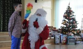 Onkologinėmis ligomis sergantiems vaikams skirta Kalėdų šventė Ąžuolyno gimnazijoje