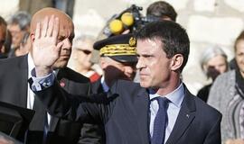 Socialistas Prancūzijos prezidentas rinkimuose ragina balsuoti už konservatorius