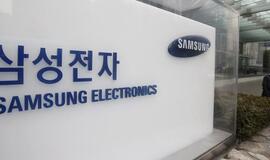 Lėtėjantys išmaniųjų telefonų pardavimai nusmukdė "Samsung" pelną