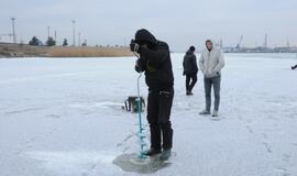 Malkų įlankoje pasirodė pirmieji žvejai