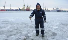 Malkų įlankoje pasirodė pirmieji žvejai