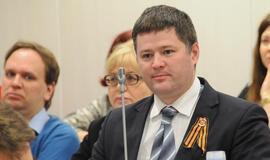 Viačeslavas Titovas posėdžiui pasipuošė Georgijaus juostele