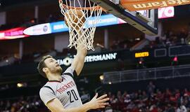 Donatas Motiejūnas sugrįžta į „Rockets“ komandą