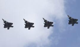 JAV virš Pietų Korėjos pasiuntė F-22 tipo naikintuvus
