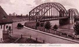 Rusnė pro senąjį objektyvą