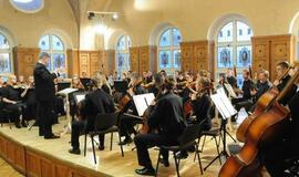 Moters dienos proga - Jaunimo simfoninio orkestro debiutas