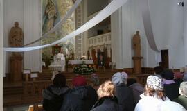 Ruandos kunigas Hermanas Šulcas Klaipėdos Marijos Taikos Karalienės bažnyčioje