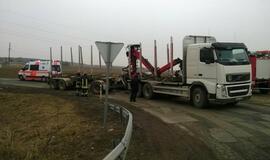 Pagrobė mašiną, palindo po vilkiku ir žuvo