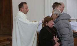 Ruandos kunigas Hermanas Šulcas Klaipėdos Marijos Taikos Karalienės bažnyčioje