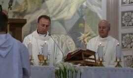 Ruandos kunigas Hermanas Šulcas Klaipėdos Marijos Taikos Karalienės bažnyčioje