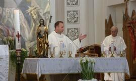 Ruandos kunigas Hermanas Šulcas Klaipėdos Marijos Taikos Karalienės bažnyčioje