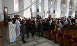 Ruandos kunigas Hermanas Šulcas Klaipėdos Marijos Taikos Karalienės bažnyčioje