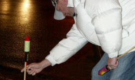 Siūloma riboti fejerverkų prieinamumą nepilnamečiams