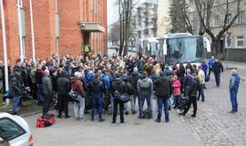 Tarnybą pradeda pirmieji šauktiniai